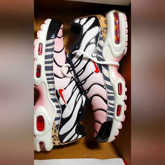 Nike Shoes - Nike women's air max plus Animal Instinct
